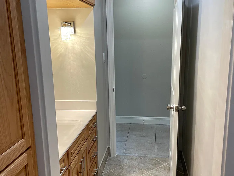 2204 Indiana Ave — Photo 21