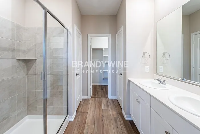 341 Wentworth Dr — Photo 12