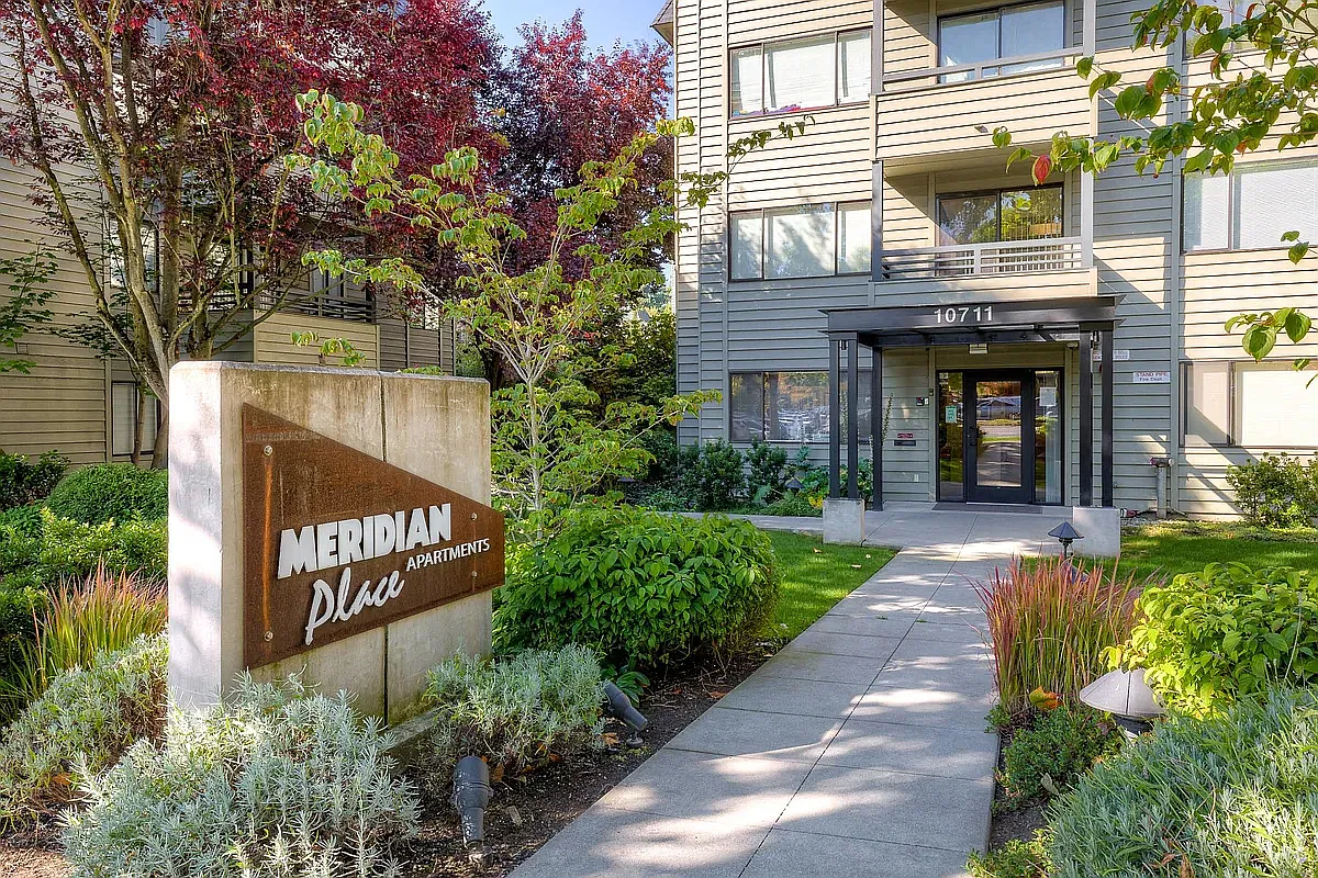 Meridian Place — Photo 2