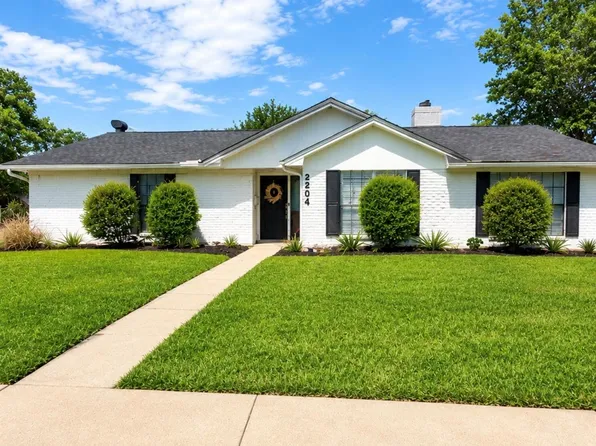 2204 S Fisher Ct, Pasadena, TX 77502