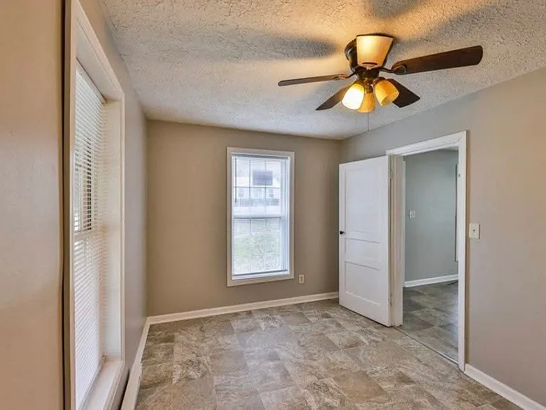 543 Taylor St — Photo 12