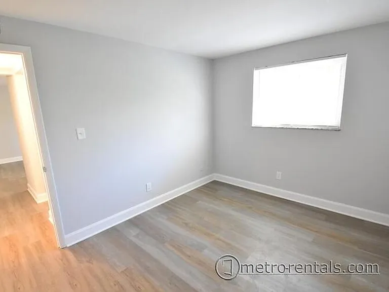 518 Oakland Park Ave — Photo 12