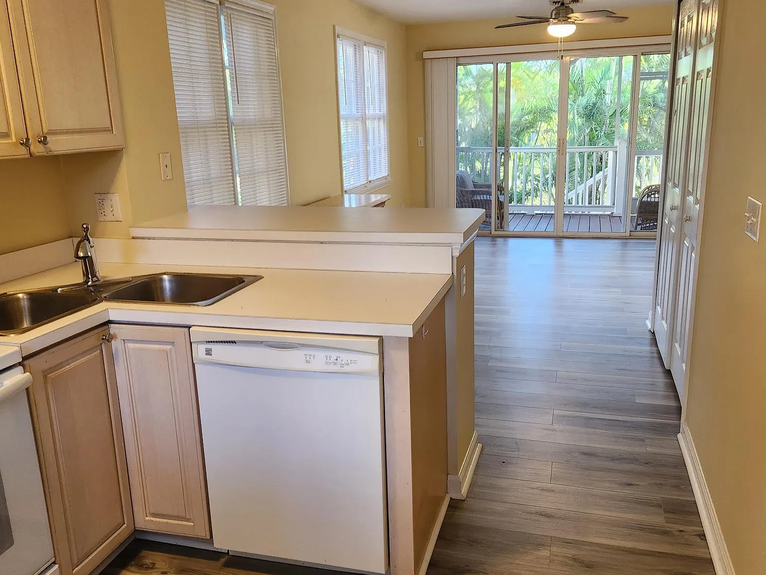 2 bed, 780 sqft, $3,800 — Photo 4
