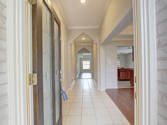 2nd image of 1486 Garden Lakes Dr
