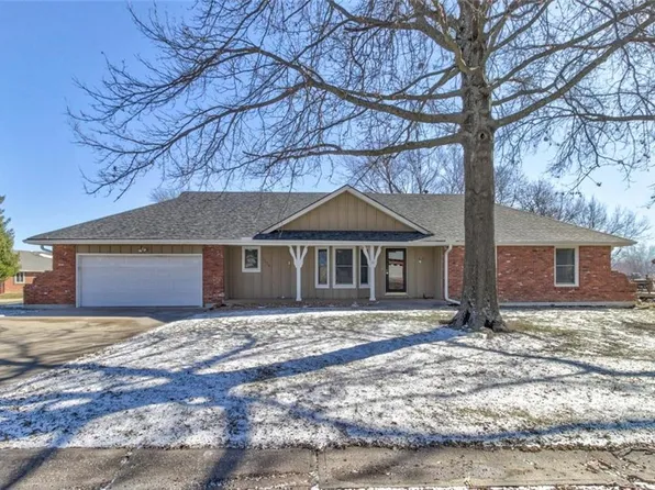 1306 De Kalb Dr, Cameron, MO 64429