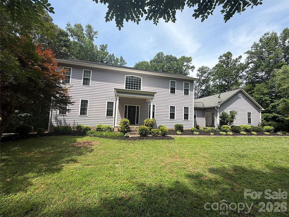 1st image of 690 Stacy Hill Rd