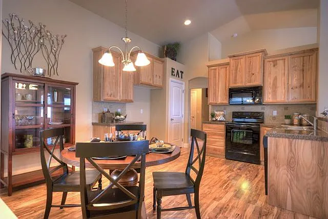 5058 W Brunmier Dr — Photo 6