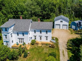 699 Reach Rd, Sargentville, ME 04673