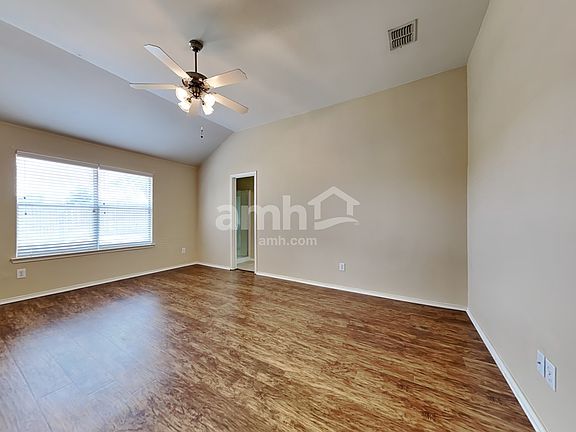 2nd image of 1131 Sweetwater Dr