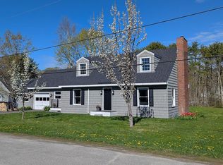 27 Pleasant St, Newcastle, ME 04553