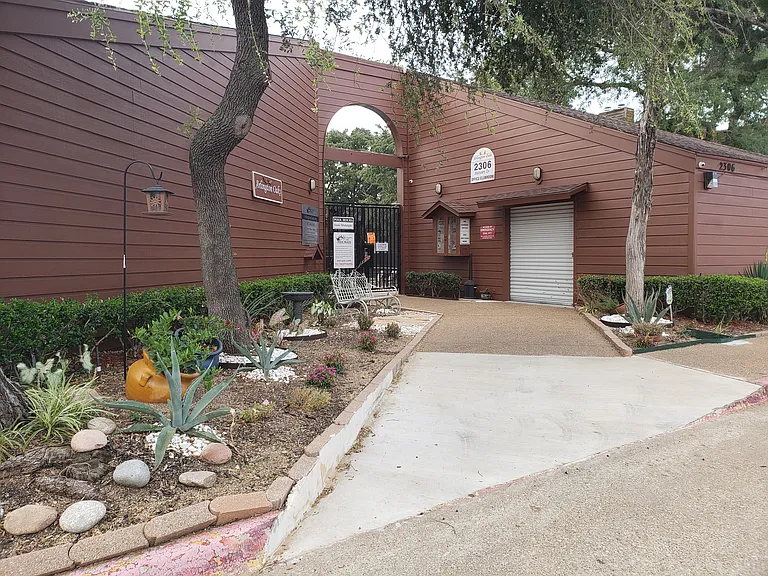 2305 Basil Dr #D301 — Photo 16