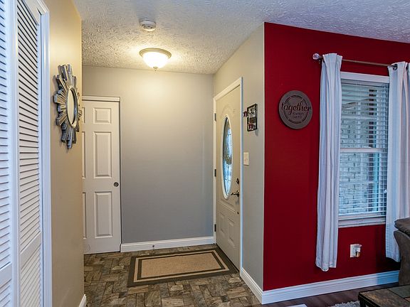 4th image of 1014 Mill Run Ct