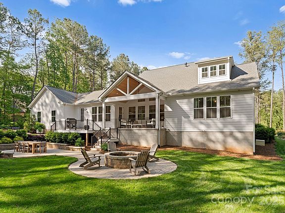 3rd image of 7351 Bay Cove Ct