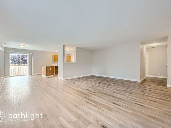 3rd image of 10411 194th Street Ct E