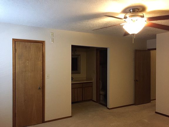 Master BR looking into ensuite