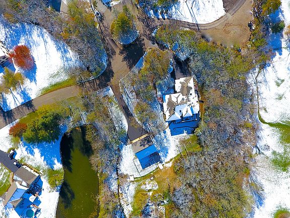 4th image of 1145 Lakeside Dr