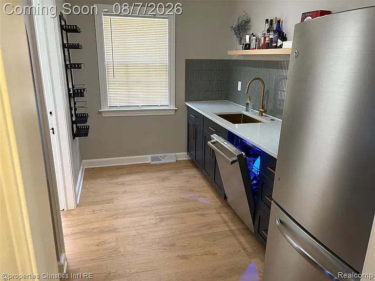 4468 Grayton St — Photo 9