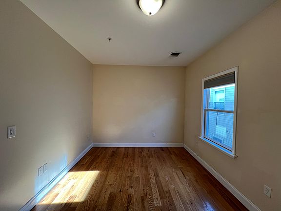 5th image of 113 Wales Ave #3E