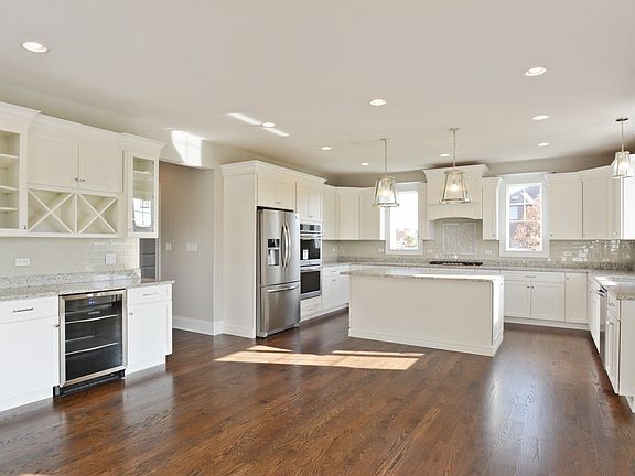 3rd image of 20145 Oakwood Dr