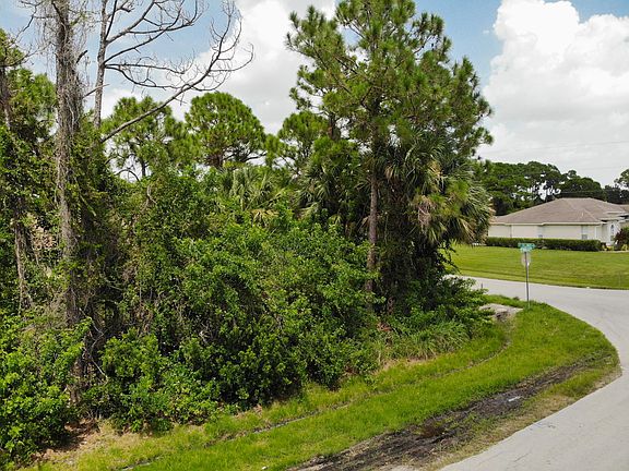 3rd image of 3282 SW Collings Dr