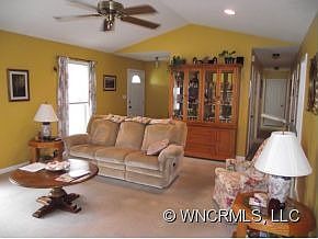 4th image of 94 Regal Knolls Dr