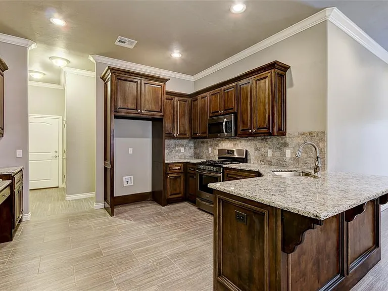2809 Tranquilo Ln — Photo 6