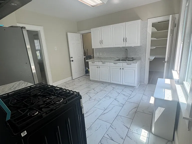 744 E Park St #3 — Photo 8