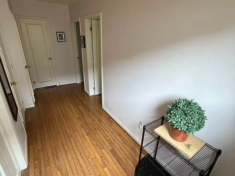 95 Pineway Blvd #LOWER — Photo 2