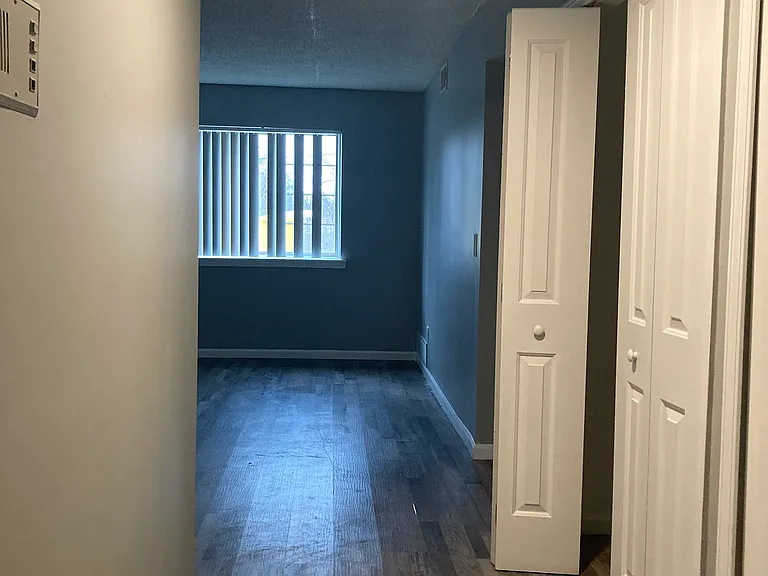 Westpark Manor Apartments — Photo 10
