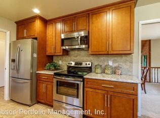 743 Upland Rd, Redwood City, CA 94062