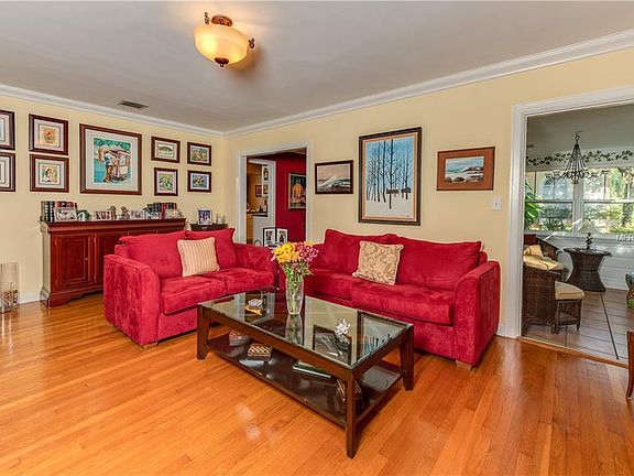 3rd image of 2933 W Lawn Ave