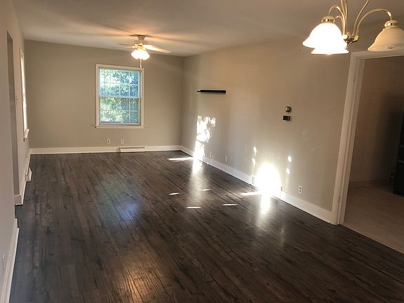 3rd image of 858 Leonard Ave