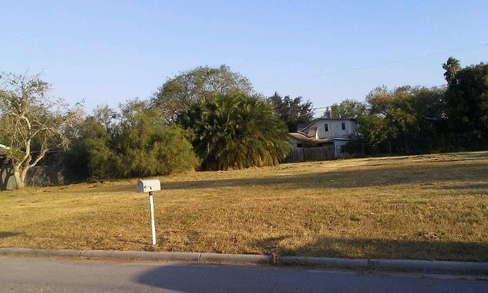 1st image of 17444 Parker Ave