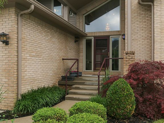 2nd image of 7132 Lakeside Woods Dr