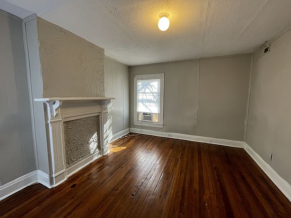 4th image of 1110 11th St