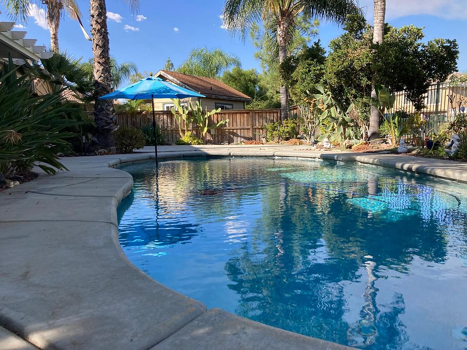 1st image of 33566 Poppy Ln