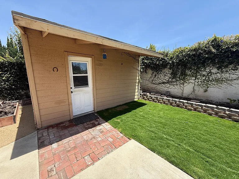 2426 N Hawk St — Photo 23