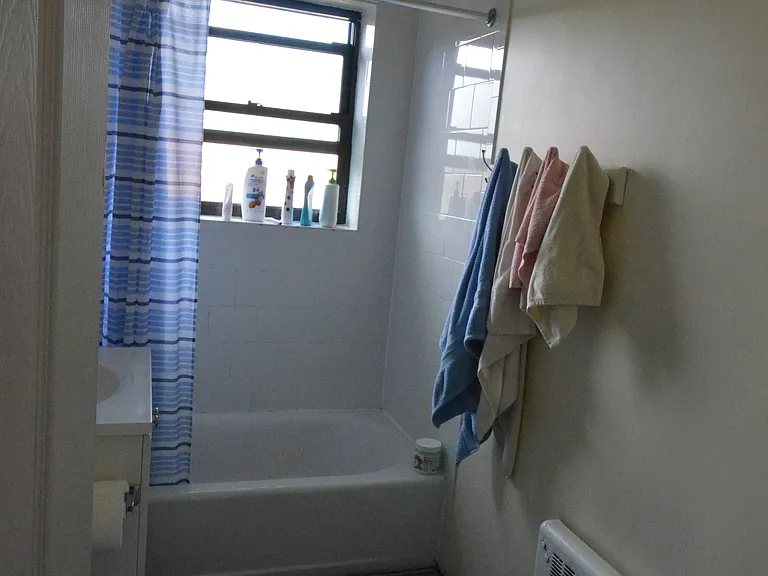 110 Longwood Ave #6 — Photo 16