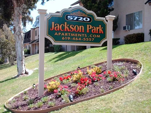 Jackson Dr — Photo 1