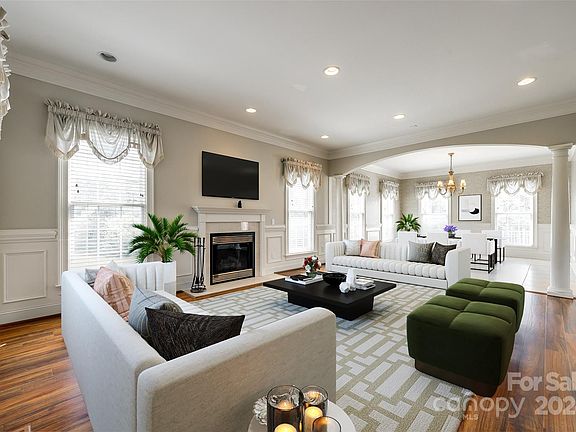4th image of 239 Leona Ln
