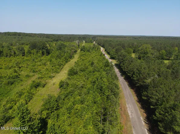 2 County Road 1024, Carthage, MS 39051