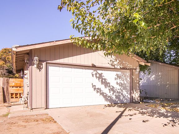 3rd image of 2637 Plantation Pl