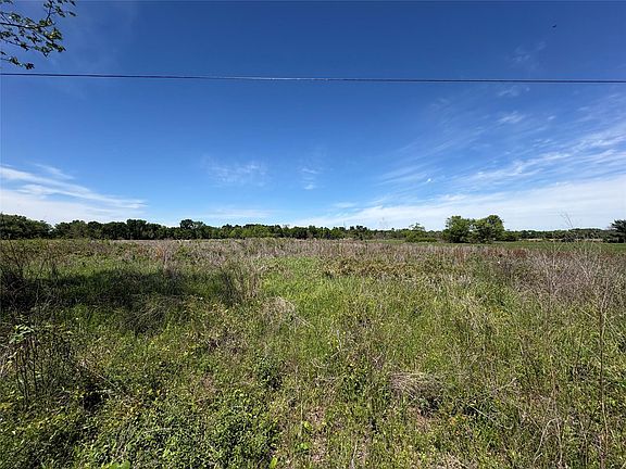 4th image of 10.01 Acres Cres #3495