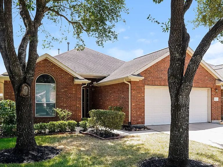 26019 Chapman Falls Dr — Photo 3