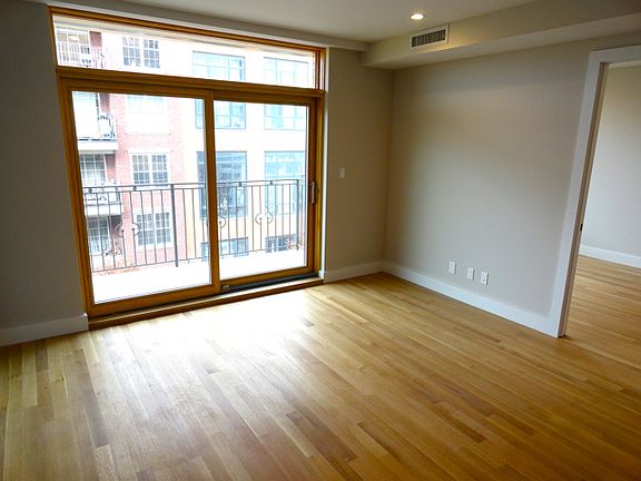 4th image of 184 India St APT 9