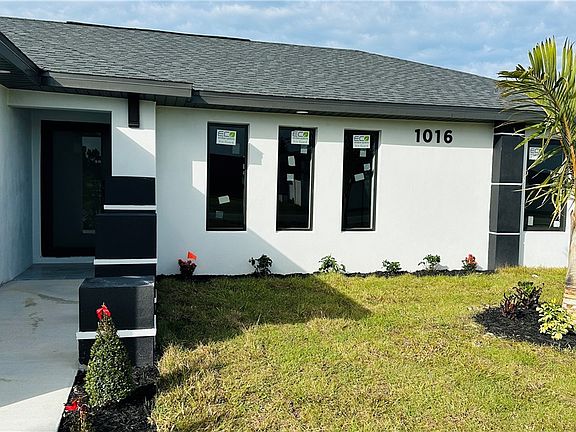 4th image of 1016 NE 11th Ave