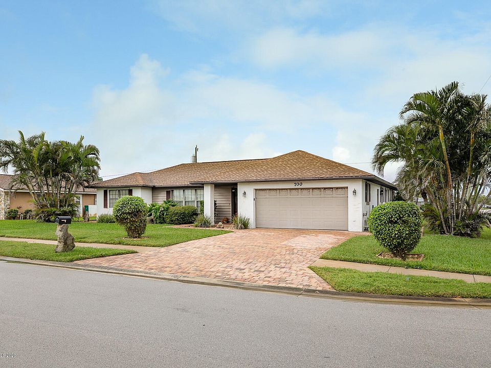 1st image of 700 Palm Dr