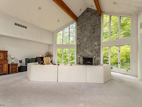 3rd image of 10720 Arrow Ln