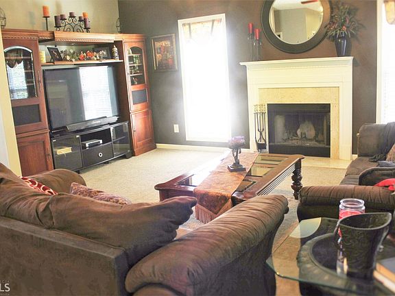 2nd image of 922 Park Place Dr