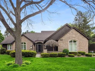 4876 Moonglow Dr, Troy, MI
